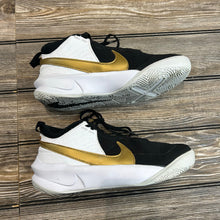 Nike basketball shoes- team hustle D10 big kid size 6Y