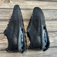 Nike Men's Air Max Black Flyknit Racer Sneakers Size 10
