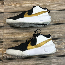 Nike basketball shoes- team hustle D10 big kid size 6Y