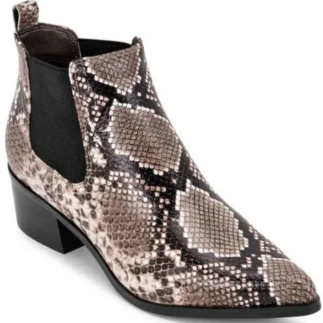 Blondo Emelia Waterproof Chelsea Bootie NWT