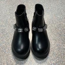 Art Class Catalina Chelsea Boots NWT Size 5