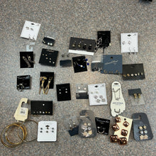 100 Pcs Assorted NWT Jewelry Retail Assortment Pack
