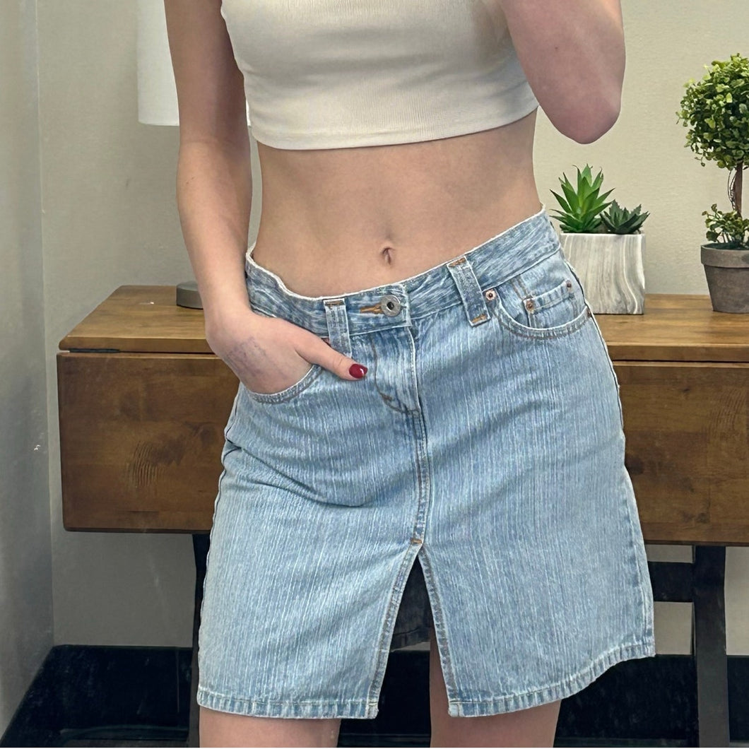 Levi Superlow 518 Denim Skirt Size 7