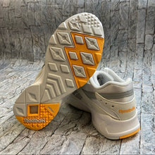 Reebok Classic Aztrek Athletic Shoe -  size 4.5
