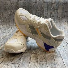 Reebok Classic Aztrek Athletic Shoe -  size 4.5