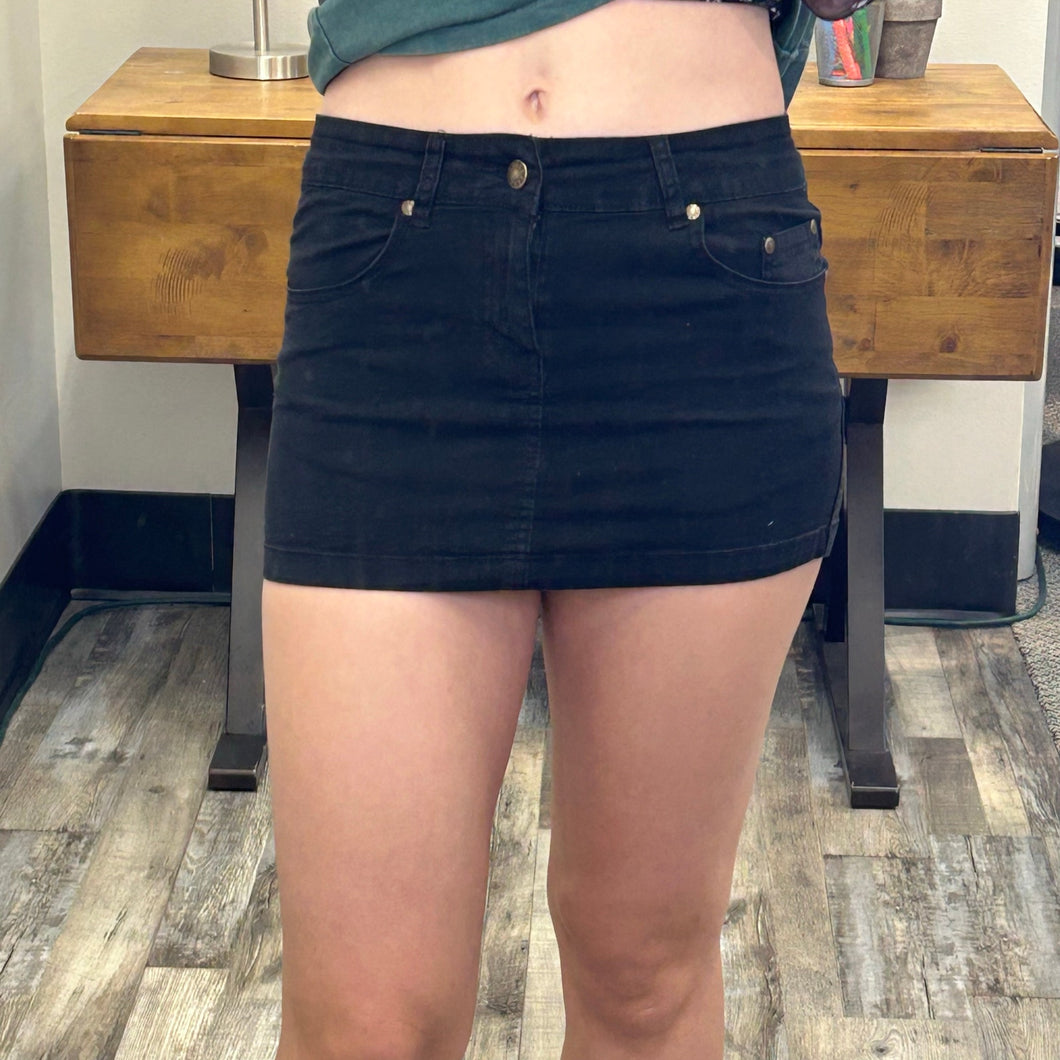 Low Rise Y2K Mini Skirt in Black, Size 1/2