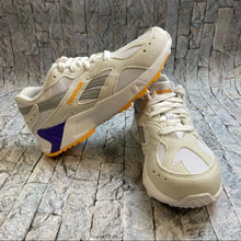 Reebok Classic Aztrek Athletic Shoe -  size 4.5