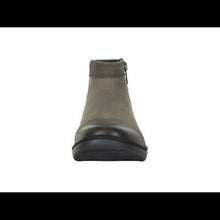UGG Attell Wome's Waterproof Ankle Boot, Size 10 NWOT