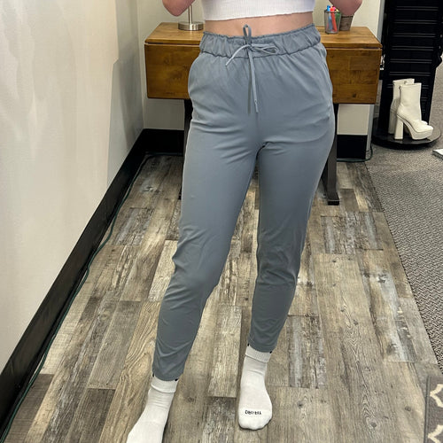 Lululemon High Rise Stretch 7/8 pants in size 4