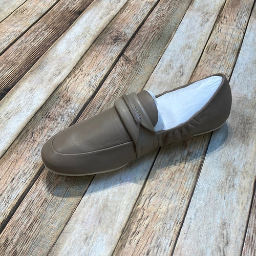 Mercedes Castillo Erin Flats