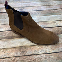 Men's Johnston & Murphy Barrett Chelsea Tan Oiled Suede Boots Size: 13