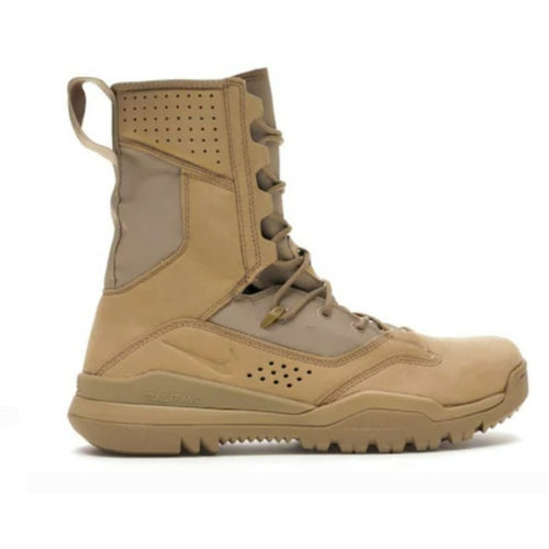 Nike Men's Special Field 2 Combat 8