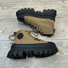 The Palladium Revolt Hi TX Platform Boots Tan Black Women’s 6 NWOT