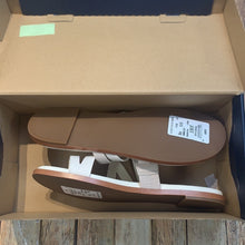 COLE HAAN- Flvia Thong Sandal, Size 9.5 US, WHITE