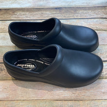 Easy Street Kris Slip-Resistant Clogs NWT